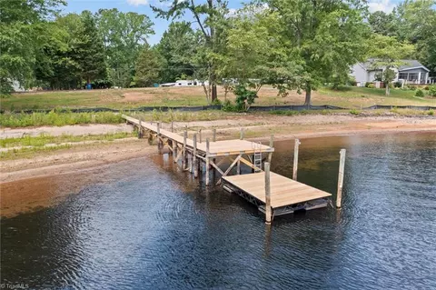 8924 Holdsclaw Rd, Terrell, NC 28682 photo 3