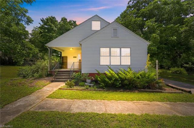 214 Hawthorne Ln, Burlington, NC 27215