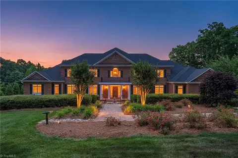 151 Wellsprings Ct, Pfafftown, NC 27040