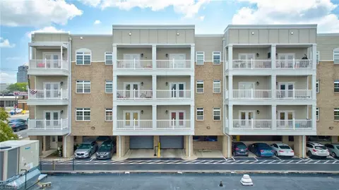 605 Market St W #206, Greensboro, NC 27401