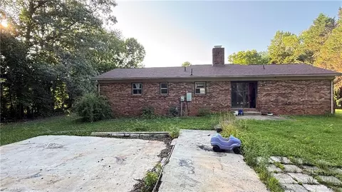 156 Michael Dr, Dobson, NC 27017 photo 4