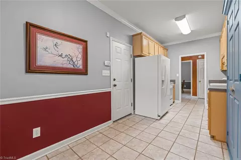 Entry Way - 601 Nova Ave, High Point, NC 27265 photo 3 of 3