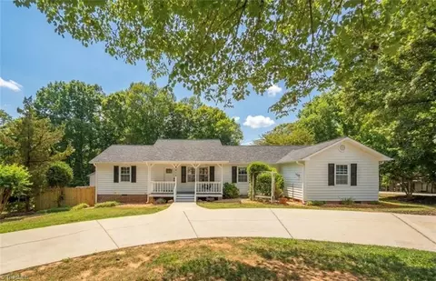 8311 Mapleway Ln, Greensboro, NC 27455