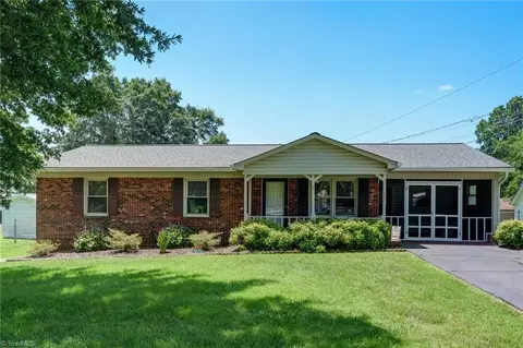 132 Circle Loop, Eden, NC 27288 photo 2