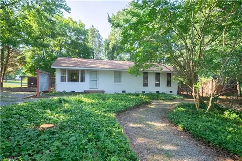 7606 Bailey Ln, Liberty, NC 27298