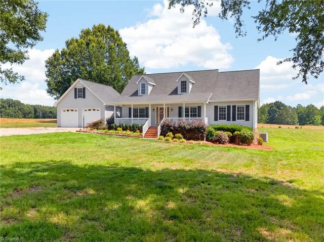 5963 Southrock St, Seagrove, NC 27341