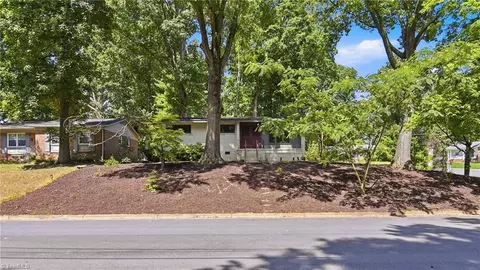1207 Cliffwood Dr, Greensboro, NC 27406