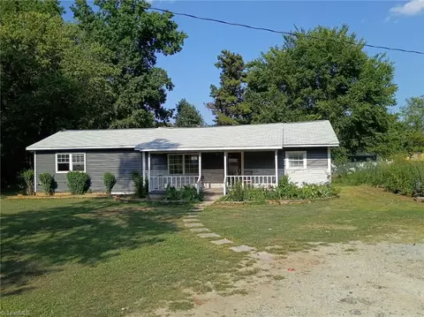 2503 Vandalia Rd W, Greensboro, NC 27407