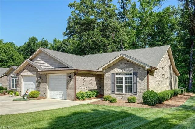2222 St James Dr, Reidsville, NC 27320
