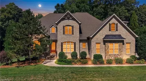 7611 Calmeria Ct, Kernersville, NC 27284