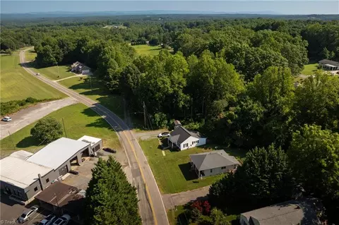 208 Carson Rd, Pilot Mountain, NC 27041 photo 39