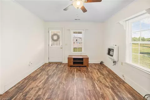 208 Carson Rd, Pilot Mountain, NC 27041 photo 7