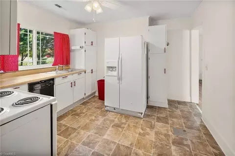 208 Carson Rd, Pilot Mountain, NC 27041 photo 13