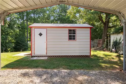 208 Carson Rd, Pilot Mountain, NC 27041 photo 35