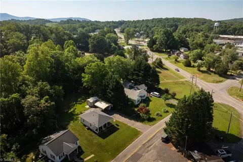 208 Carson Rd, Pilot Mountain, NC 27041 photo 40