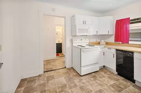 208 Carson Rd, Pilot Mountain, NC 27041 photo 11