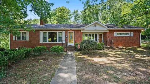 807 Salisbury St E, Asheboro, NC 27203