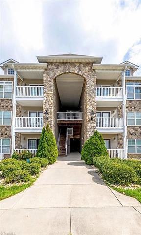7102 Friendly Ave W #108, Greensboro, NC 27410