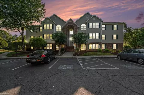 524 Scholastic Ct, Winston Salem, NC 27106