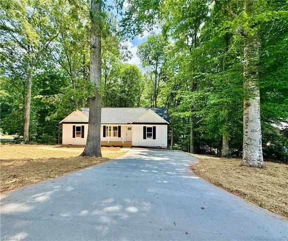 239 Lake Drive 8, Lexington, NC 27292
