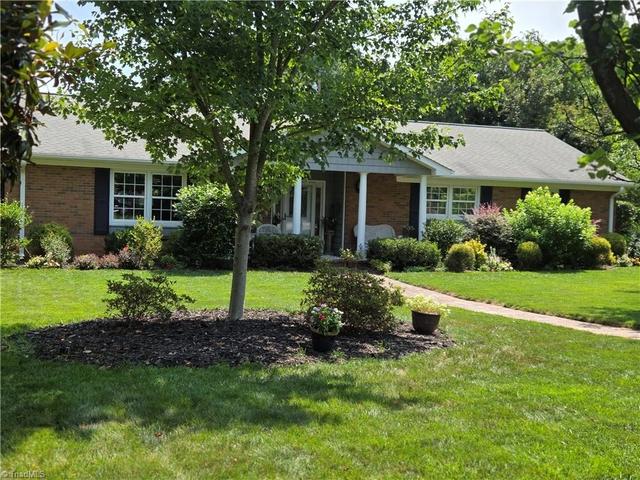 1025 Oaklawn Ave, Winston Salem, NC 27104