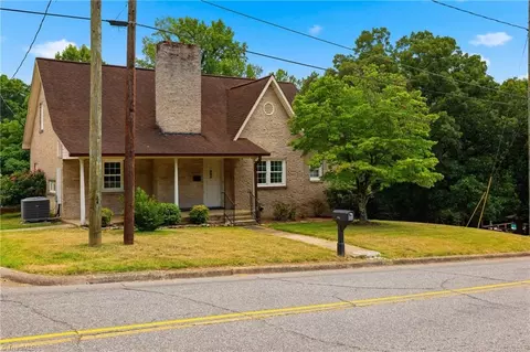 913 I St, North Wilkesboro, NC 28659