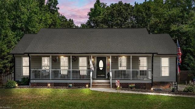 1906 Harris Dr, Greensboro, NC 27406