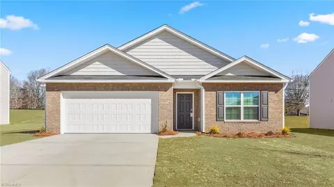 485 Baymeade Dr, Lexington, NC 27295