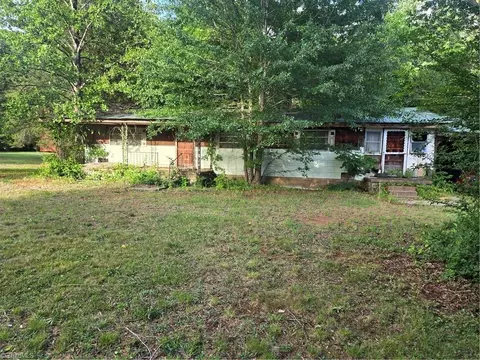 1801 Amos St, Reidsville, NC 27320