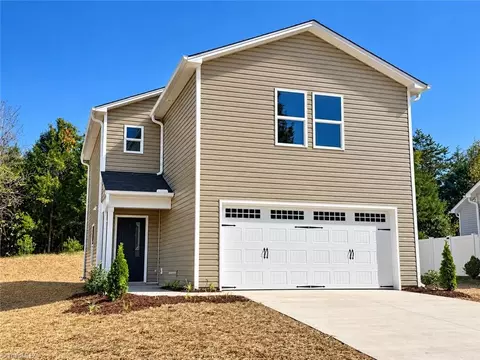 332 Poppy Ct, Eden, NC 27288