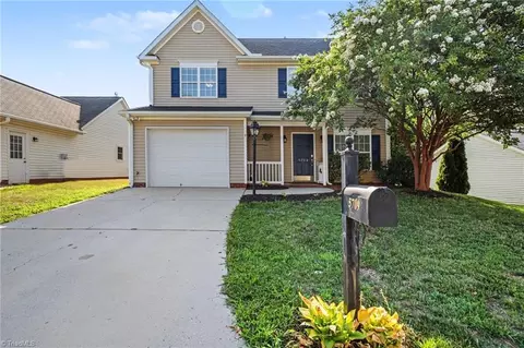 5709 Fox Chase Dr, Winston Salem, NC 27105