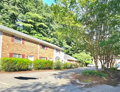 817 Brickwood Ct, Winston Salem, NC 27127
