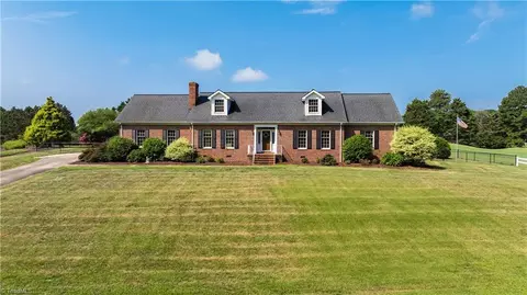 456 Nassau Trl, Asheboro, NC 27205