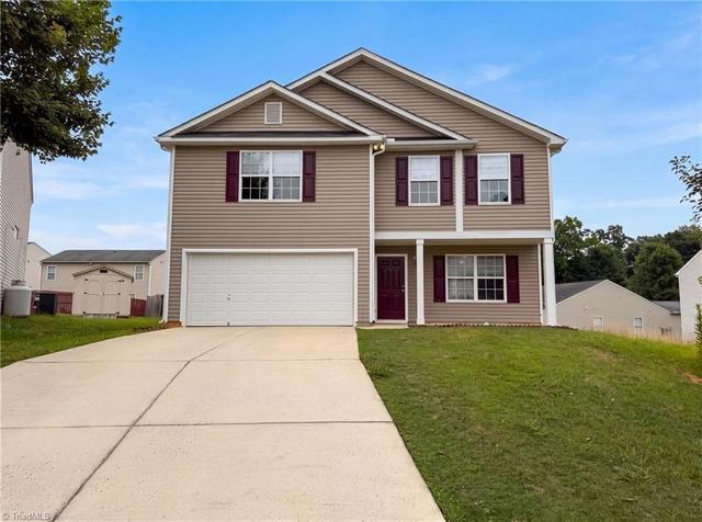 4 Bay Willows Ct, Greensboro, NC 27406