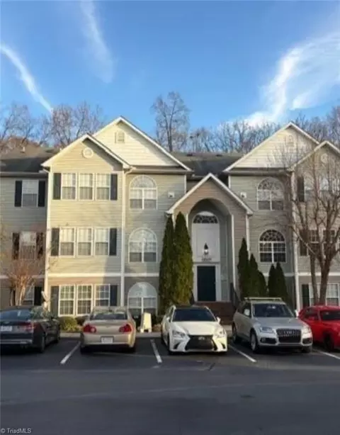 2600 Pennoak Way #H, Greensboro, NC 27407