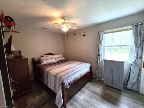 117 Locust Rd, King, NC 27021 photo 6