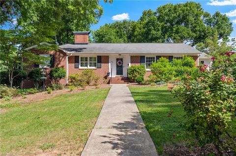 216 Avalon Rd S, Winston Salem, NC 27104