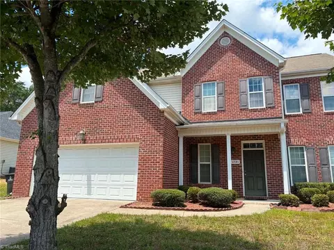 1721 Timber Cove Ct, Winston Salem, NC 27127