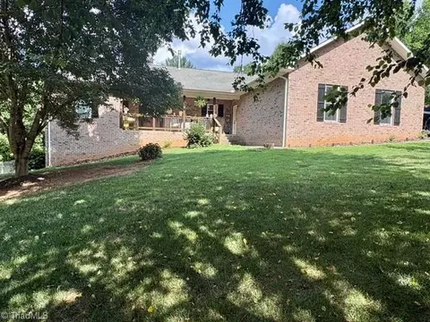 226 Barefield Dr, Millers Creek, NC 28651