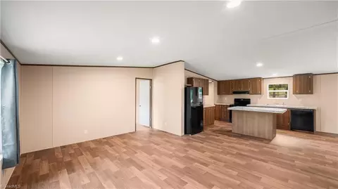 153 Mosley Loop, Madison, NC 27025 photo 8