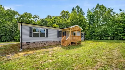 153 Mosley Loop, Madison, NC 27025 photo 2