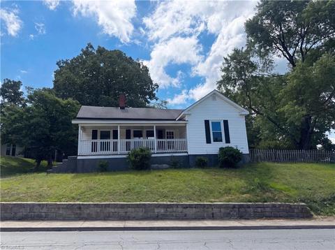 309 Worth St, Mount Airy, NC 27030