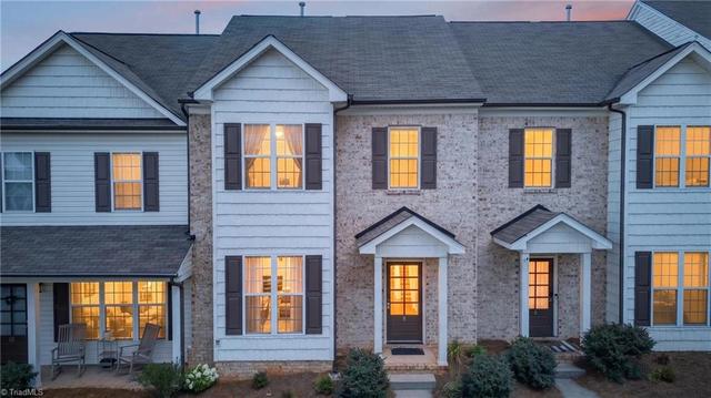 8 Nandina Dr, Greensboro, NC 27455