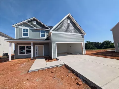 1318 Dandridge Dr, Kernersville, NC 27284