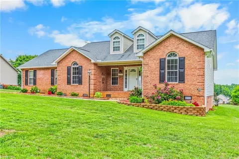 6669 Jennifer Lynn Dr, Trinity, NC 27370 photo 3