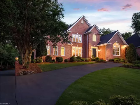 1860 Dunmore Ln, Clemmons, NC 27012