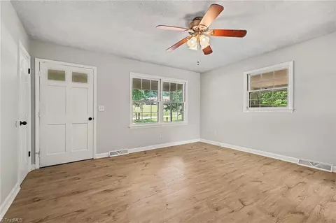 255 Pilotview Loop, Madison, NC 27025 photo 3