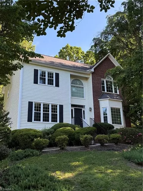 3165 Glenshire Dr, Winston Salem, NC 27127