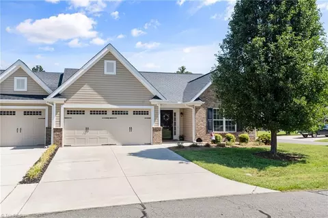 Exterior - 6210 Queens Gate Ct, Clemmons, NC 27012 photo 2 of 7