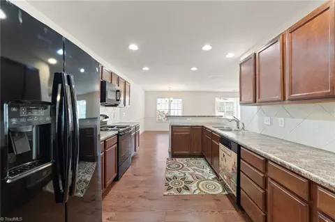 Kitchen - 6210 Queens Gate Ct, Clemmons, NC 27012 photo 3 of 5